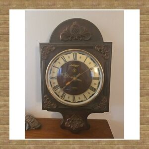 Anmapec Vintage Hand Carved Wood Clock